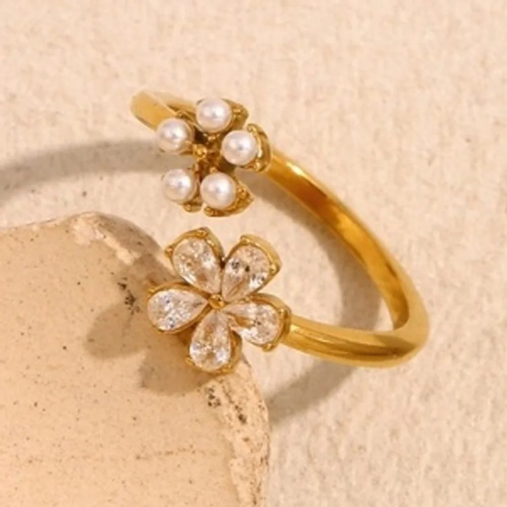 18K Gold Plated‎ Stainless Steel Floral Bypass Ring Pearl Cubic Zirconia Flower